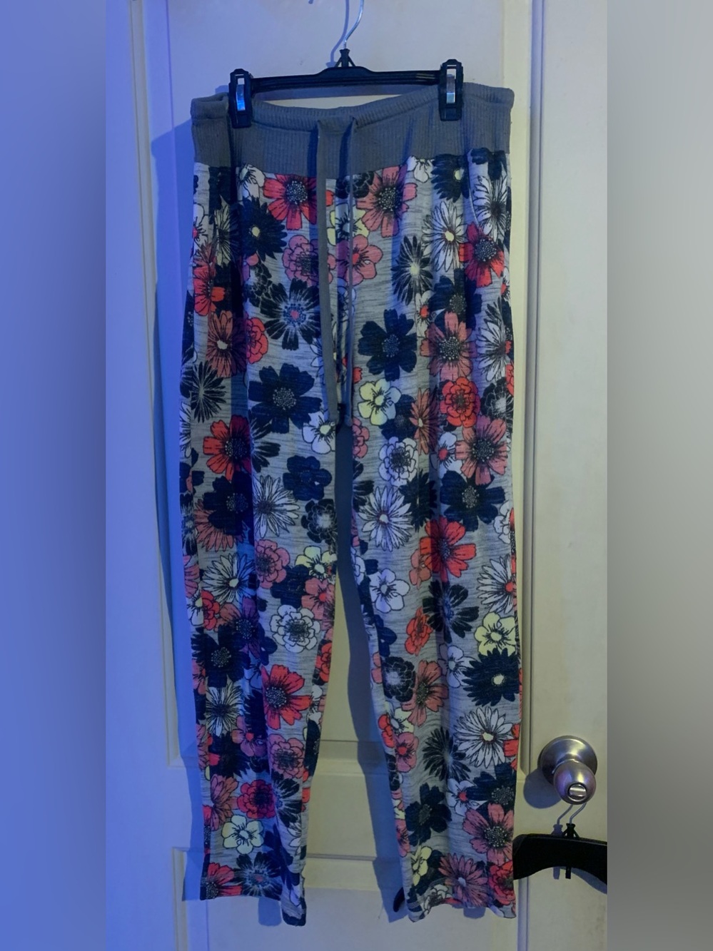 Secret Treasures Floral Knit Jogger Pants in Gray with Multi-Color Flowers